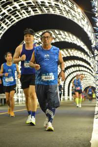 BIB: 41338, 44164
                            <button type="button" onclick="openModal(20515319)" class="btn btn-primary btn-sm float-right btn-popup" data-toggle="modal" data-target=".modal-high-quality">
                        <i class="fas fa-shopping-cart"></i> Add to Cart
                    </button>
                                            <button type="button" onclick="isThisMe(20515319, true)" class="btn btn-success btn-sm float-right btn-popup btn-isme hidden" data-toggle="tooltip" data-placement="bottom" title="นี่คือรูปของคุณใช่ไหม คลิกที่นี่เพื่อเอาเข้าอัลบั้ม">
                        <i class="fas fa-plus"></i> Add to album
                    </button>
                    <button type="button" onclick="isThisMe(20515319, false)" class="btn btn-warning btn-sm float-right btn-popup btn-isnotme hidden">
                        <i class="fas fa-ban"></i> Remove from album
                    </button>